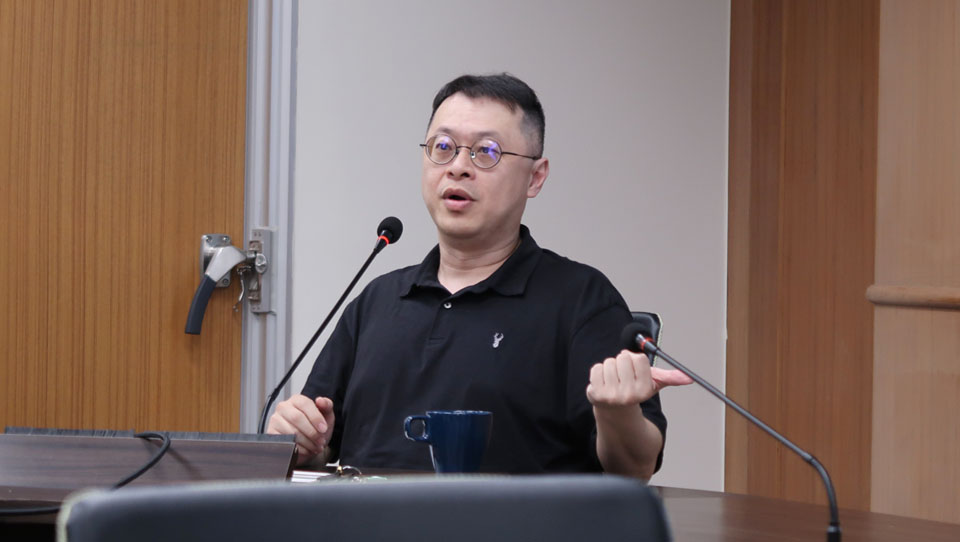 本次講座主講人南開大學歷史系副教授王文隆