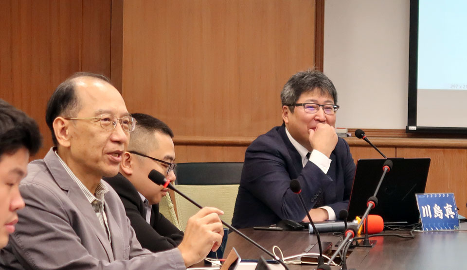 問答時間,與會貴賓復旦大學唐啟華教授發表看法,並與主講人川島真教授互動。